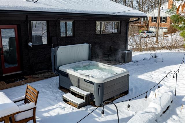 Builiding view forty six for 4120 Woodland, Ann Arbor, MI. 48103