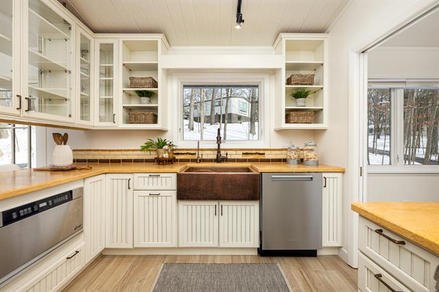 Builiding view seventeen for 4120 Woodland, Ann Arbor, MI. 48103