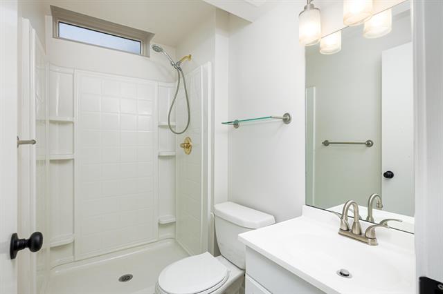 Builiding view thirty nine for 4120 Woodland, Ann Arbor, MI. 48103