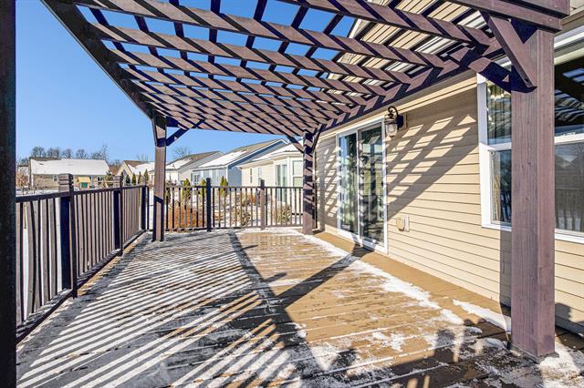 Builiding view three for 8876 Creekway, Ypsilanti, MI. 48197