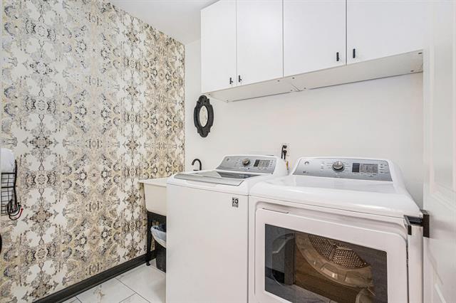 Builiding view twelve for 8876 Creekway, Ypsilanti, MI. 48197