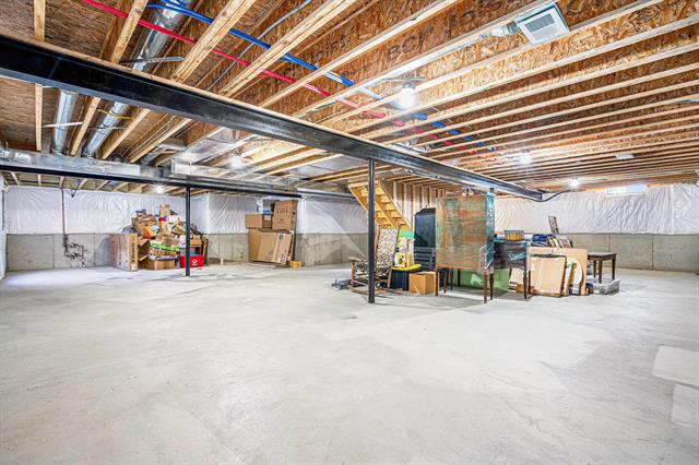 Builiding view twenty one for 8876 Creekway, Ypsilanti, MI. 48197