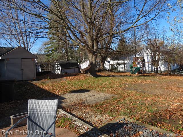 Builiding view four for 225 South, Fowlerville, MI. 48836