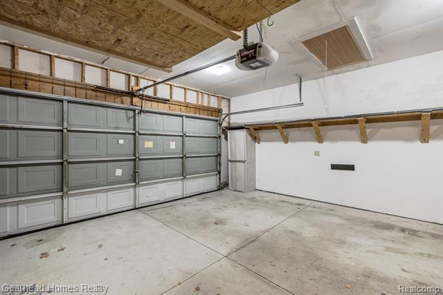 Builiding view forty five for 37660 Laurel Park, Livonia, MI. 48152