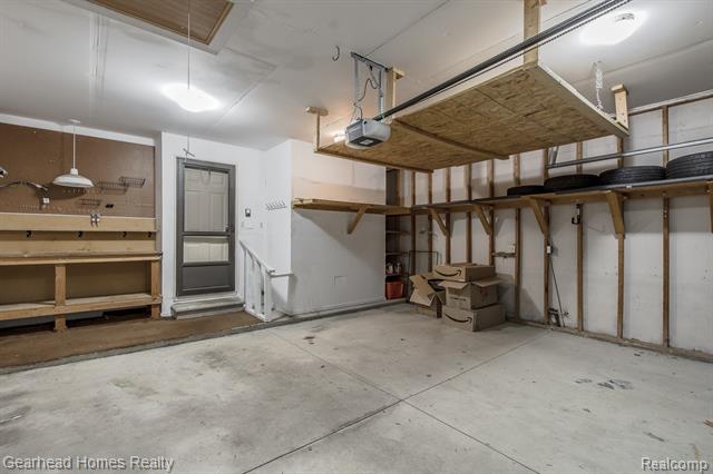 Builiding view forty four for 37660 Laurel Park, Livonia, MI. 48152