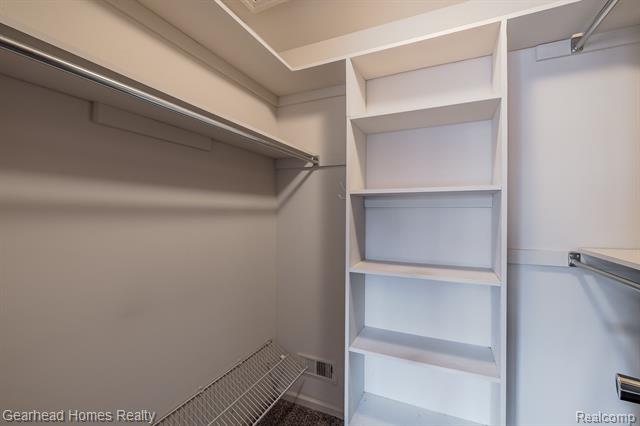 Builiding view twenty four for 37660 Laurel Park, Livonia, MI. 48152