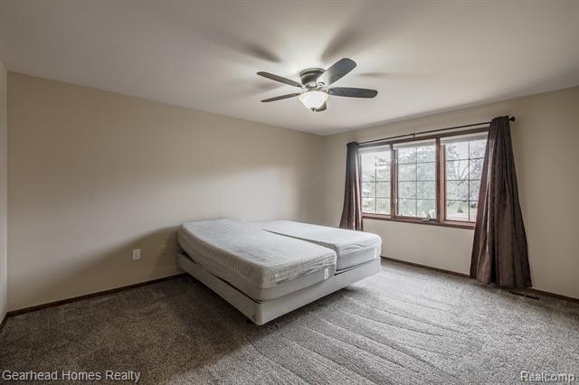 Builiding view twenty two for 37660 Laurel Park, Livonia, MI. 48152