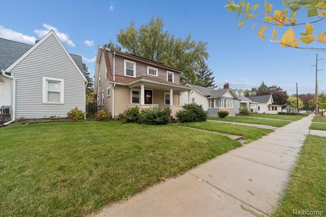 Builiding view one for 2340 Pennsylvania, Lansing, MI. 48910