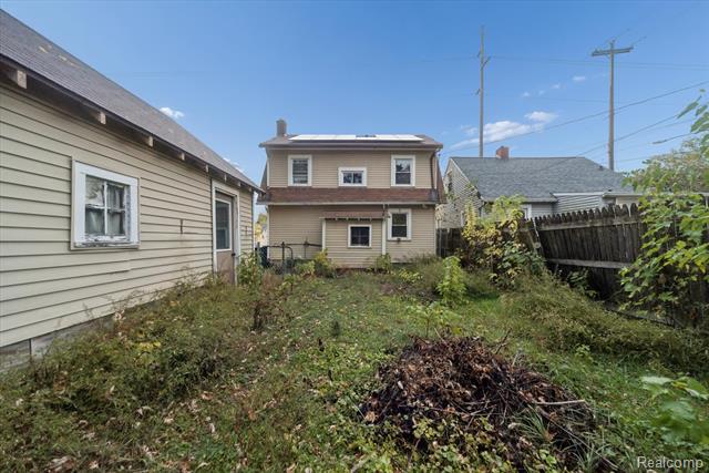 Builiding view six for 2340 Pennsylvania, Lansing, MI. 48910