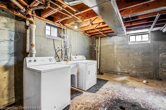 Builiding view fifteen for 11784 Outer, Detroit, MI. 48224