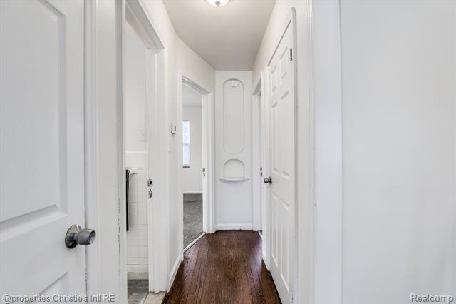 Builiding view five for 11784 Outer, Detroit, MI. 48224