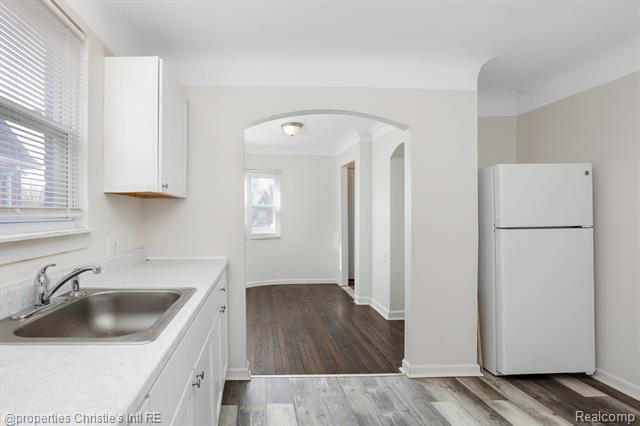 Builiding view fourteen for 11784 Outer, Detroit, MI. 48224