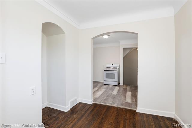 Builiding view ten for 11784 Outer, Detroit, MI. 48224