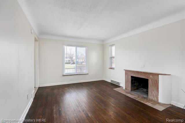 Builiding view three for 11784 Outer, Detroit, MI. 48224