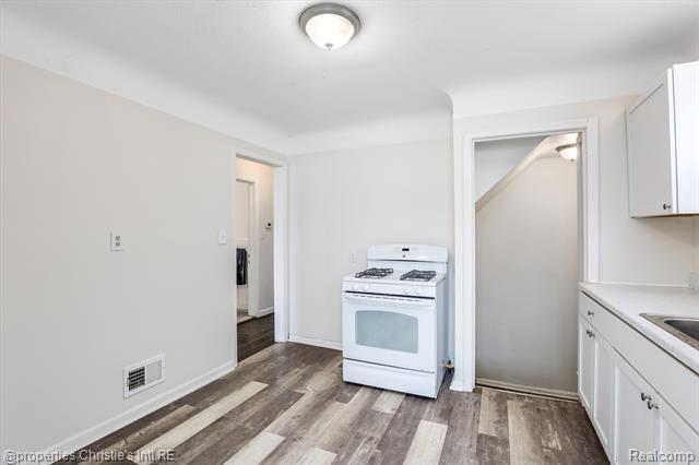 Builiding view twelve for 11784 Outer, Detroit, MI. 48224