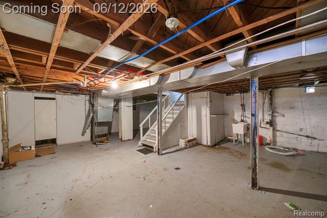 Builiding view seventeen for 16580 Rutherford, Detroit, MI. 48235