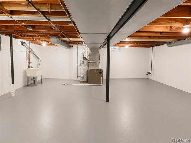 Builiding view nineteen for 27700 Lexington, Southfield, MI. 48076