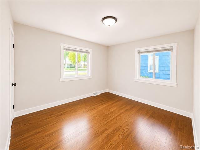 Builiding view thirteen for 27700 Lexington, Southfield, MI. 48076