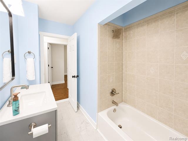 Builiding view twelve for 27700 Lexington, Southfield, MI. 48076