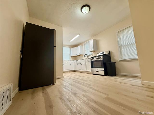 Builiding view eleven for 8719 Canyon, Grosse Pointe, MI. 48236