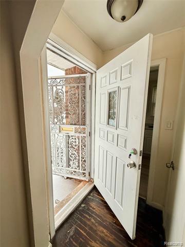 Builiding view four for 8719 Canyon, Grosse Pointe, MI. 48236