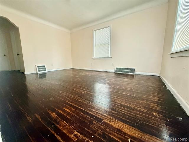 Builiding view six for 8719 Canyon, Grosse Pointe, MI. 48236