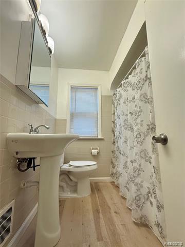 Builiding view twelve for 8719 Canyon, Grosse Pointe, MI. 48236