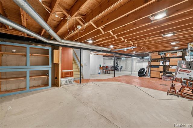 Builiding view thirty for 15905 New Bedford, Clinton Township, MI. 48038