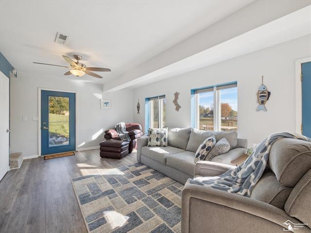 Builiding view five for 7302 Lakeview Dr, Hillsdale, MI. 49242