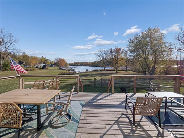 Builiding view thirty five for 7302 Lakeview Dr, Hillsdale, MI. 49242