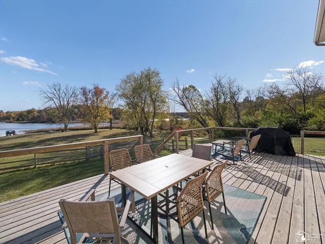 Builiding view thirty four for 7302 Lakeview Dr, Hillsdale, MI. 49242