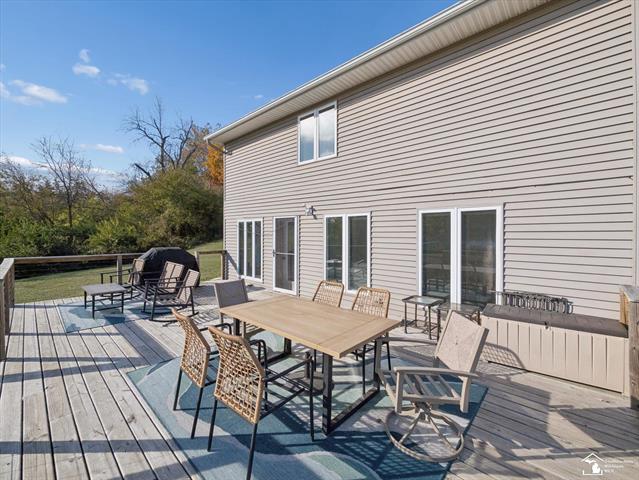 Builiding view thirty six for 7302 Lakeview Dr, Hillsdale, MI. 49242