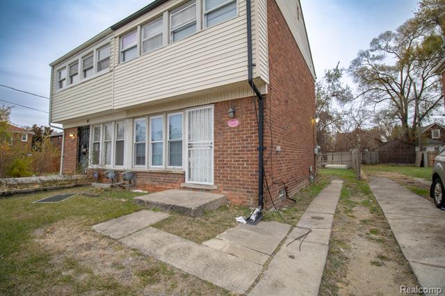 Builiding view one for 19370 Wyoming, Detroit, MI. 48221