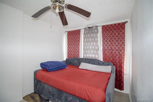 Builiding view six for 19370 Wyoming, Detroit, MI. 48221