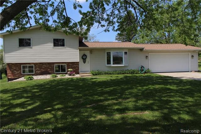 front view for 9390 Gale Road, Goodrich, Mi. 48438