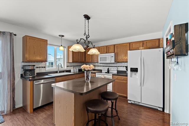 Builiding view nine for 5071 Meadow Crest, Holly, MI. 48442