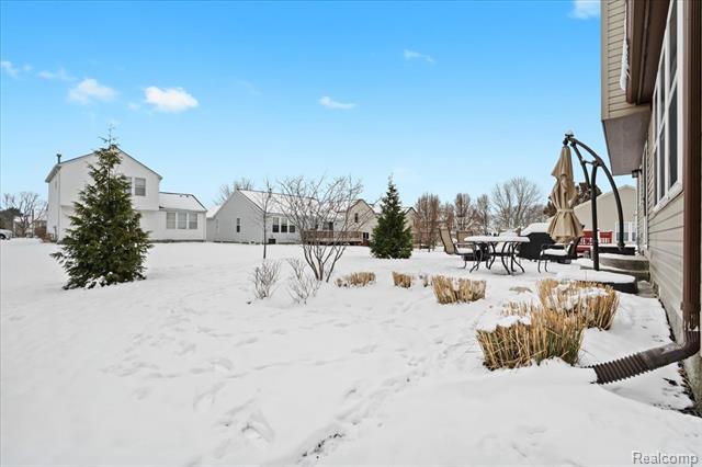 Builiding view twenty five for 5071 Meadow Crest, Holly, MI. 48442