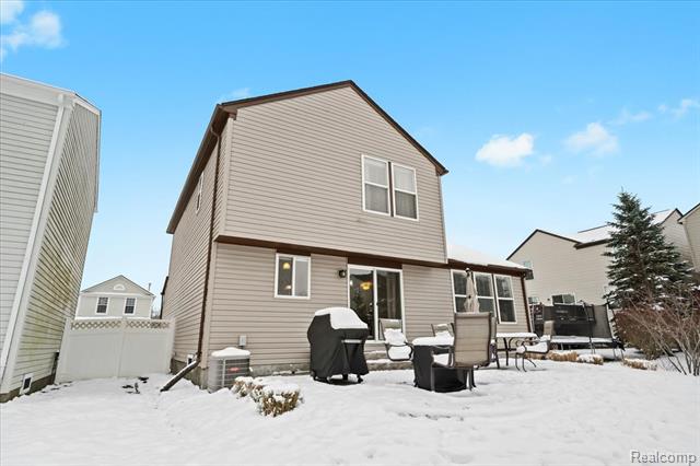 Builiding view twenty four for 5071 Meadow Crest, Holly, MI. 48442