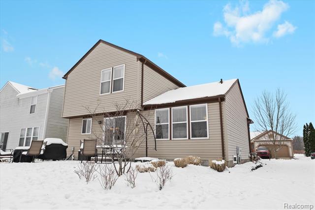 Builiding view twenty two for 5071 Meadow Crest, Holly, MI. 48442