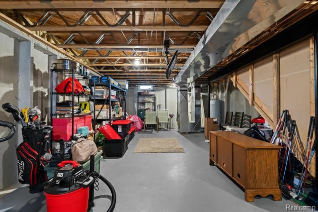 Builiding view twenty for 5071 Meadow Crest, Holly, MI. 48442