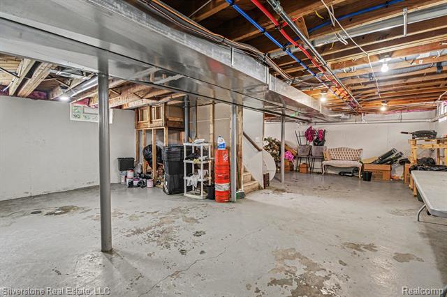 Builiding view twenty one for 501 N Kenwood, Royal Oak, MI. 48067