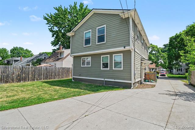 Builiding view twenty two for 501 N Kenwood, Royal Oak, MI. 48067