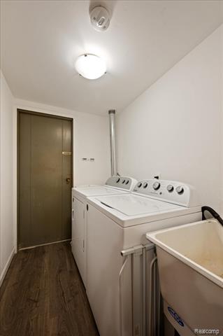 Builiding view nineteen for 8323 Karam, Warren, MI. 48093