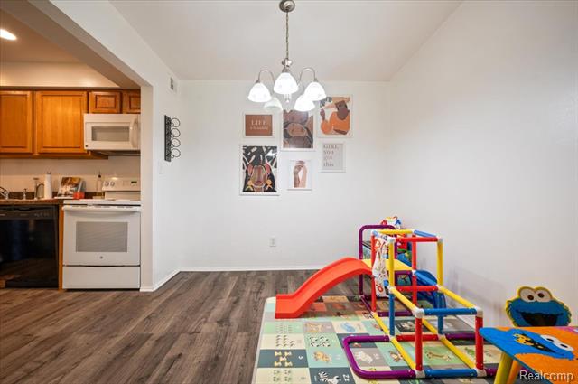 Builiding view seven for 8323 Karam, Warren, MI. 48093