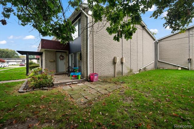 Builiding view twenty one for 8323 Karam, Warren, MI. 48093