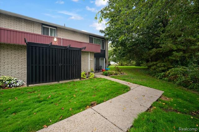 Builiding view twenty two for 8323 Karam, Warren, MI. 48093