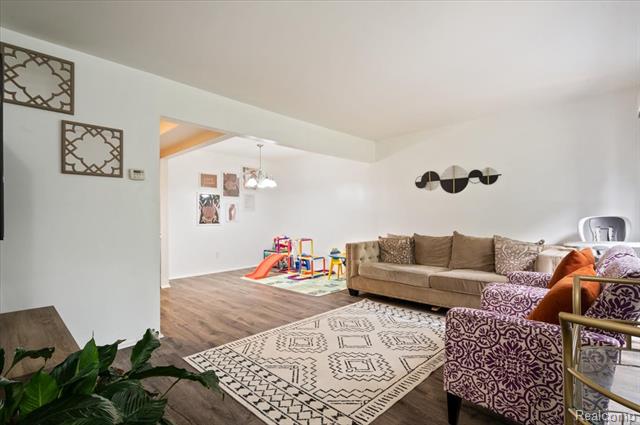 Builiding view two for 8323 Karam, Warren, MI. 48093