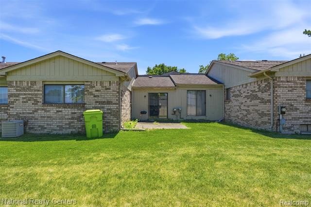 Builiding view fourteen for 5549 Mansfield, Sterling Heights, MI. 48310