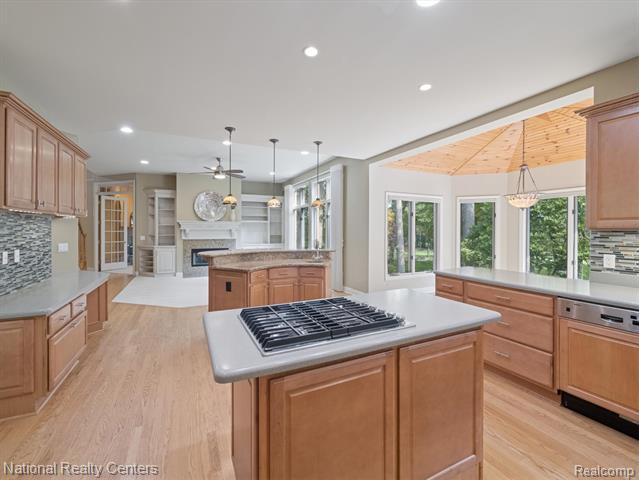 Builiding view eighteen for 1569 Gleneagles, Highland, MI. 48357