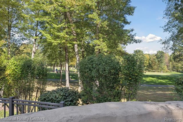 Builiding view forty one for 1569 Gleneagles, Highland, MI. 48357